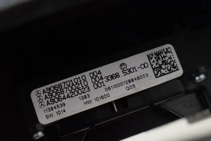 Mercedes-Benz Sprinter W906 (2006 - 2018) A9068701010 Блок кнопок на панели — фото 5