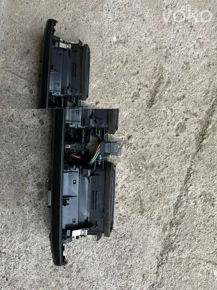 BMW 1 F20 F21 (2011 - 2019)  9207116 Центральный дефлектор