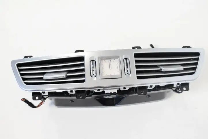 Volvo XC90 (2006 - 2014) A2218300954 Воздушная решетка панели — фото 1