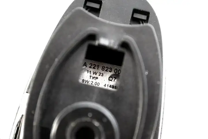 Volvo XC90 (2006 - 2014) A2218230050 Кнопка фаркопа в багажнике — фото 4