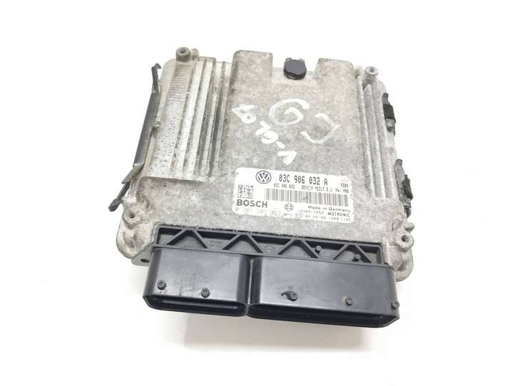 Volkswagen Golf V (2003 - 2009)  03C906032A Блок управления двигателя