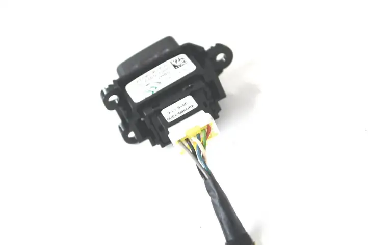 Kia Ceed (2015 - 2018) 93790A2800 Кнопка фаркопа в багажнике — фото 3