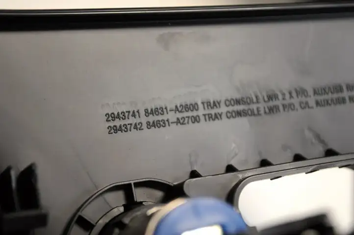 Kia Ceed (2015 - 2018) 84631A2600 Прочие детали салона — фото 5