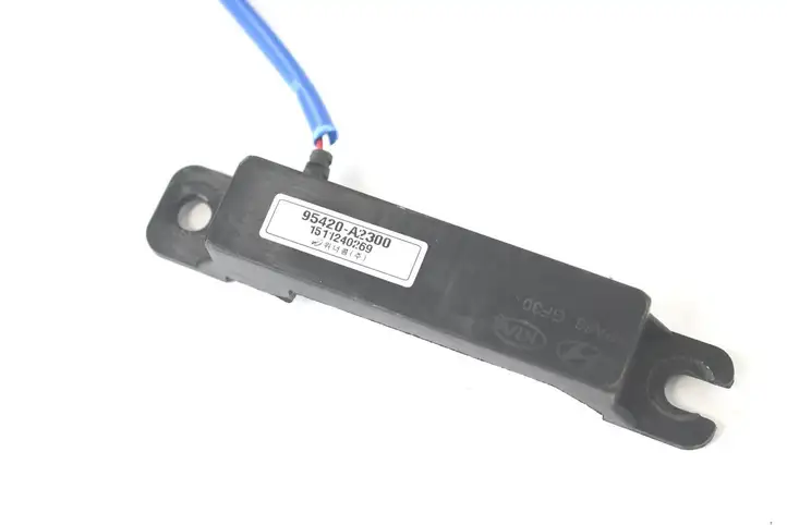 Kia Ceed (2015 - 2018) 95420A2600 GPS антенна — фото 2