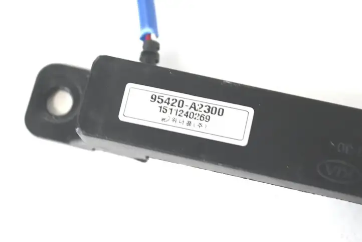 Kia Ceed (2015 - 2018) 95420A2600 GPS антенна — фото 4