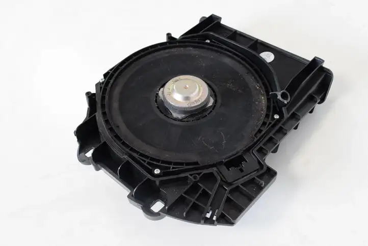 BMW 5 F10 F11 (2009 - 2016) 9195200 Сабвуфер — фото 1