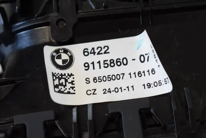 BMW 7 F01 (2008 - 2016) 9115860 Воздушная решетка панели — фото 5