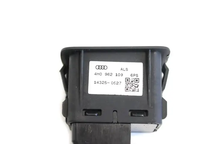 Audi S1 (2014 - 2019) 4H0962109 Кнопка фаркопа в багажнике — фото 5