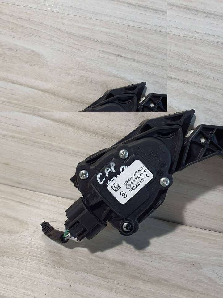 Renault Captur (2013 - 2020)  180029347R Педаль акселератора