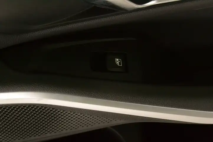 BMW 3 G20 G21 (2019 - ) 6015288 Обшивка задней двери — фото 4