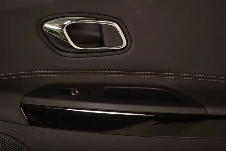 Kia Ceed (2015 - 2018) 83380A2010 Обшивка задней двери — фото 3