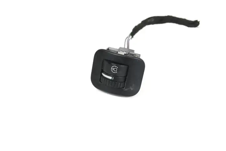 Porsche Cayenne (9PA) (2002 - 2010) 7L5941333D Кнопка фаркопа в багажнике — фото 1