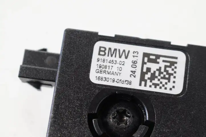 BMW X1 E84 (2009 - 2015) 9181453 Усилитель антенны — фото 5
