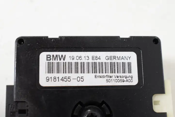 BMW X1 E84 (2009 - 2015) 9181455 Усилитель антенны — фото 4