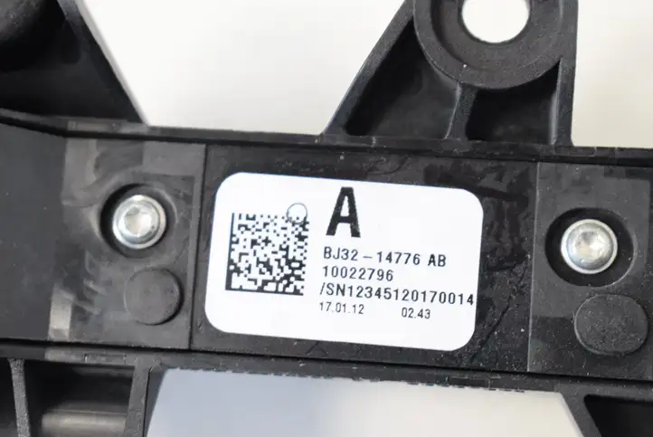 Land Rover Evoque I (2011 - 2015) BJ3214776AB Кнопка фаркопа в багажнике — фото 5