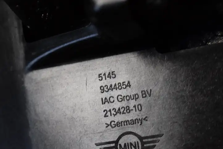 Mini Cooper Countryman F60 (2016 - 2020) 9344854 Обшивка рулевой колонки — фото 5