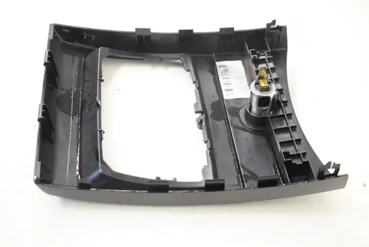 BMW 2 F22 F23 (2013 - 2017) 9227886 Другая деталь консоли (туннеля) — фото 4