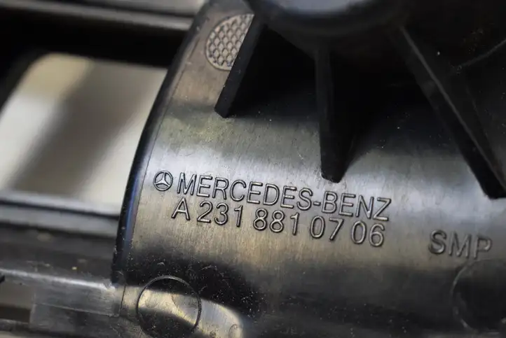 Mercedes-Benz SL R231 (2012 - 2019) A2318810706 Кронштейн угловой части бампера — фото 5