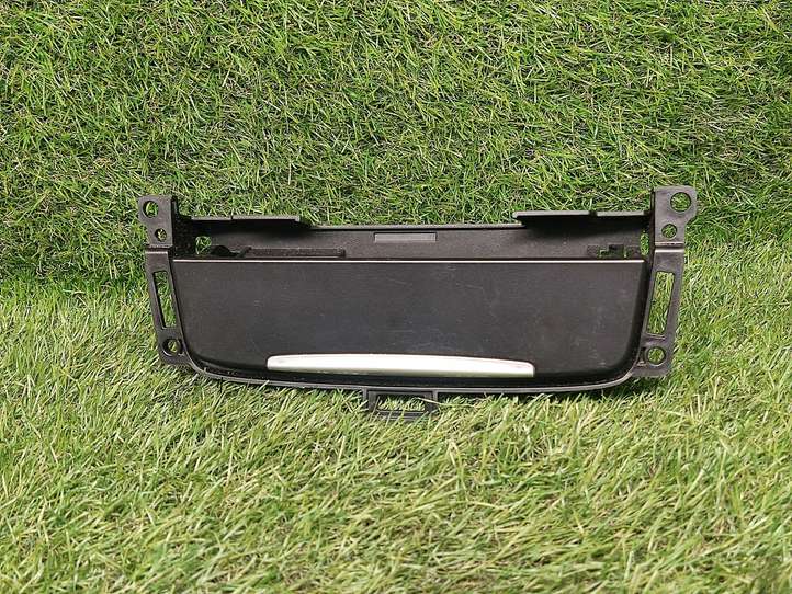 Ford Mondeo MK IV (2007 - 2014)  BS71A04788BA3YYW Пепельница