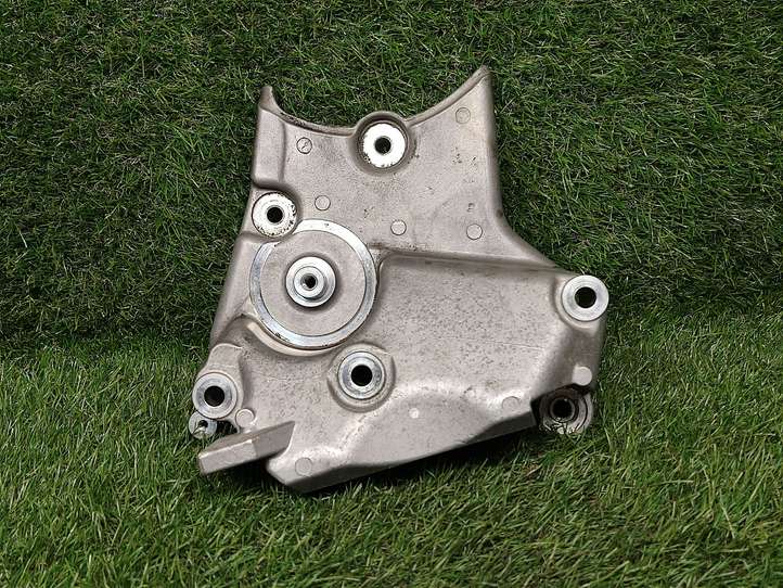 Opel Zafira (2008 - 2014)  55568812 Кронштейн