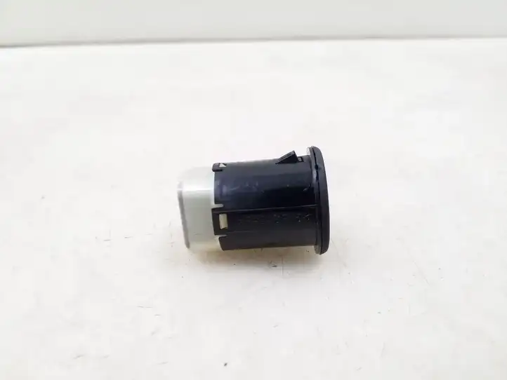 Nissan Juke I F15 (2010 - 2018) 28023BH00A AUX разъем — фото 6