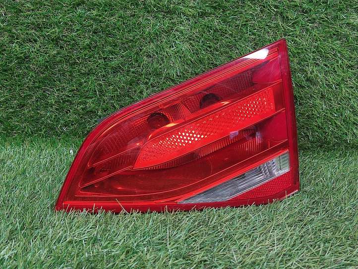 Audi A4 (2007 - 2011)  8K5945094E Задний фонарь в крышке багажника