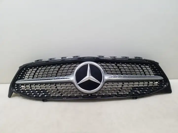 Mercedes-Benz CLA C118,X118 (2019 - ) A1188880000 Передняя решетка — фото 1
