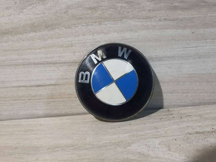 BMW 3 E46 (1998 - 2005)  8219237 Значок производителя