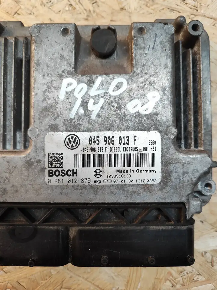 Volkswagen Polo (2005 - 2009) 045906013F Прочие блоки управления — фото 2