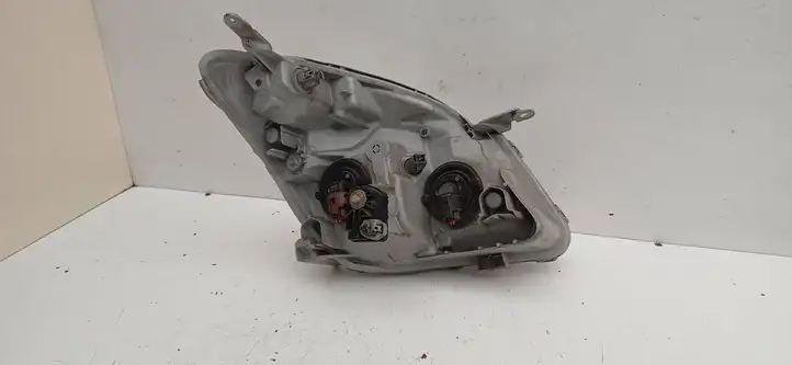 Toyota Corolla Verso E121 (2001 - 2004) Передняя фара — фото 2