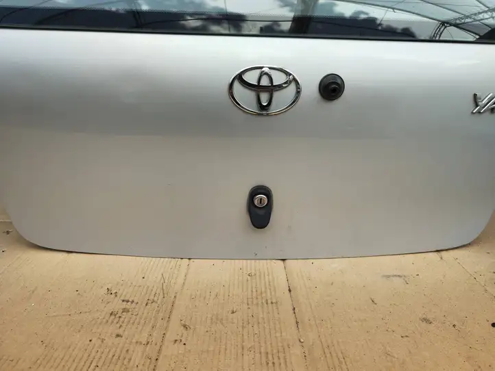 Toyota Yaris (1999 - 2003) Крышка багажника — фото 1