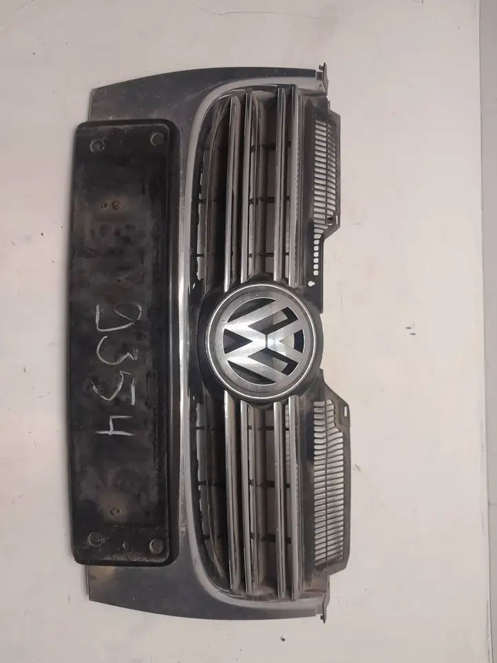 Volkswagen Golf V (2003 - 2009) 1K5853651 Верхняя решетка радиатора — фото 1