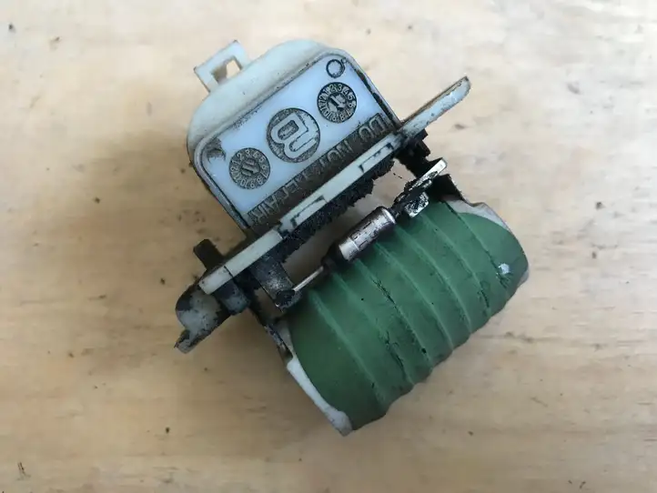 Opel Meriva B (2010 - 2014) 13332669 Реле вентилятора охлаждения — фото 1