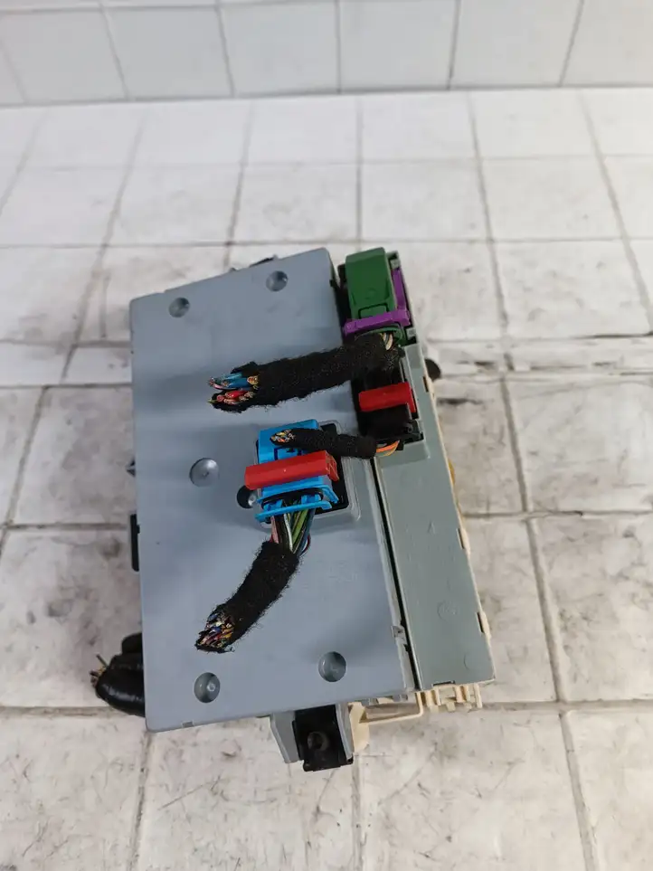 Alfa Romeo 147 (2004 - 2010)  60698107 Блок предохранителей