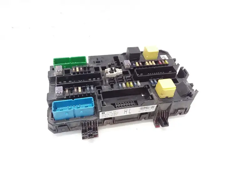 Opel Astra (2004 - 2009)  13206763 Блок предохранителей