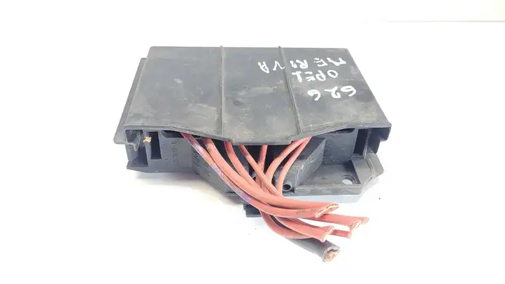 Opel Meriva (2002 - 2006)  90589541 Блок предохранителей