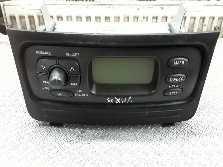 Toyota Yaris Verso (1999 - 2005) 8611052030 Магнитола / мультимедийная система — фото 1