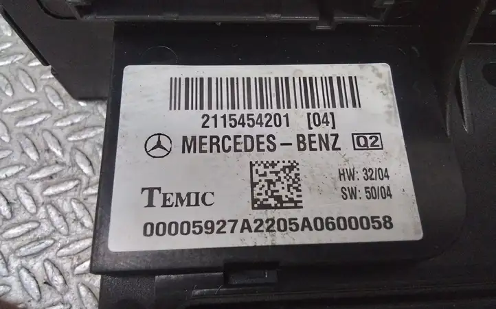 Mercedes-Benz E W211 (2002 - 2009) 2115454201 Блок предохранителей — фото 2