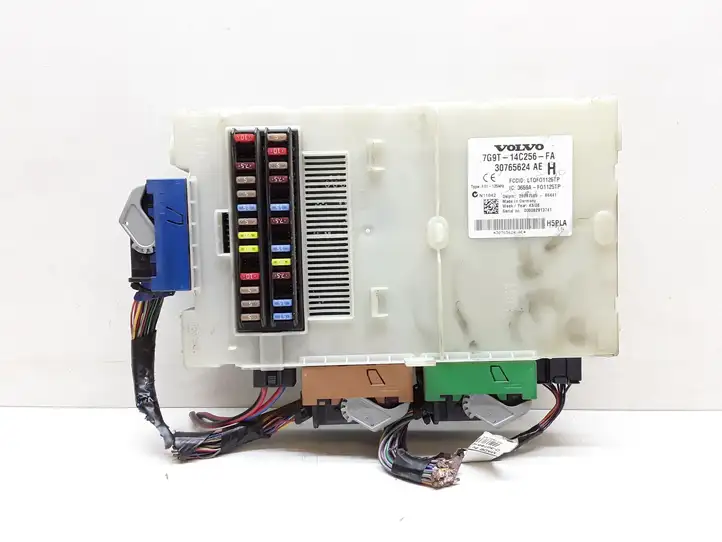 Volvo XC60 (2008 - 2013)  7G9T14C256FA Блок предохранителей