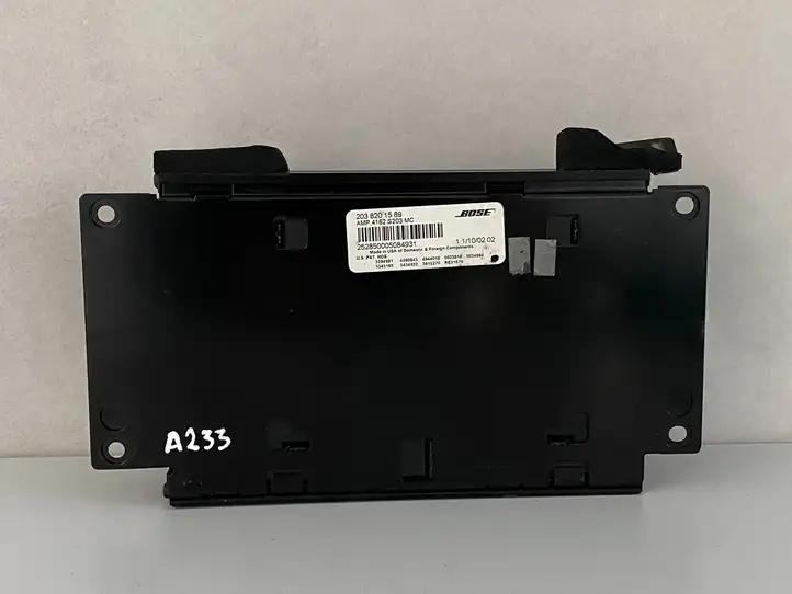 Mercedes-Benz C W203 (2000 - 2007)  2038201589 Звукоусилитель