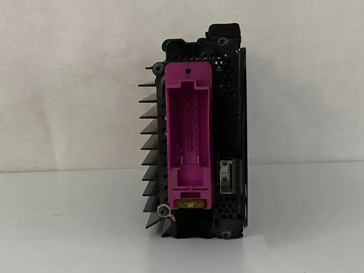 Mercedes-Benz C W203 (2000 - 2007)  2038201589 Звукоусилитель