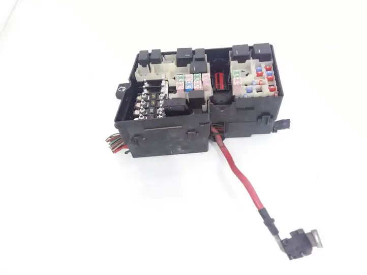 Volvo V50 (2004 - 2008)  30737030 Блок предохранителей