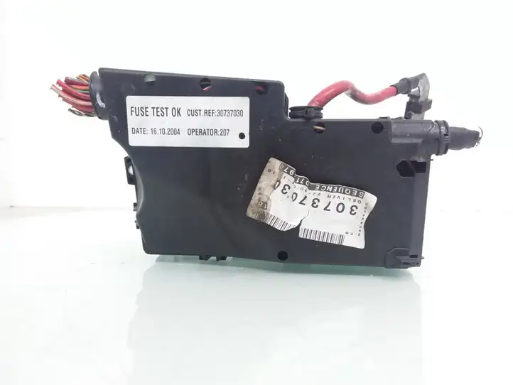 Volvo V50 (2004 - 2008)  30737030 Блок предохранителей