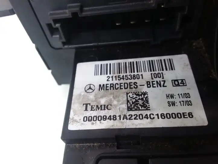 Mercedes-Benz E W211 (2002 - 2009) 2115453801 Блок предохранителей — фото 2