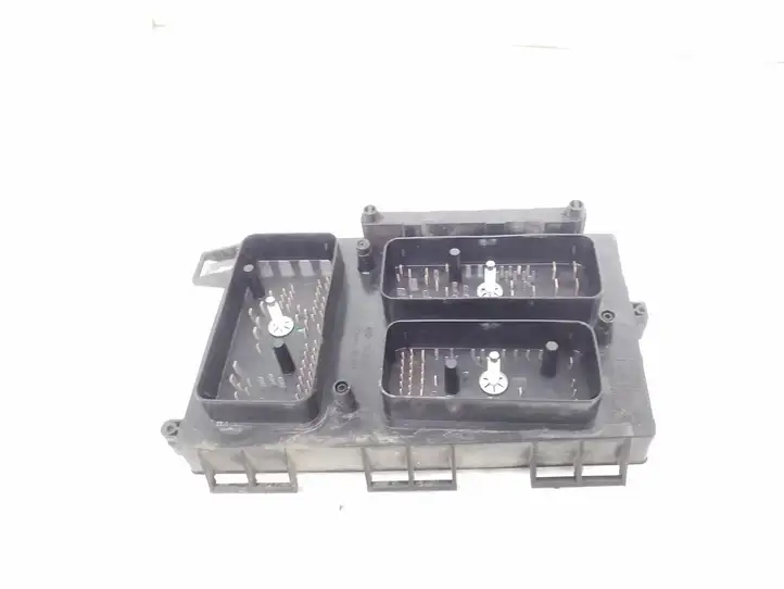 Opel Astra (2004 - 2009)  13205783 Блок предохранителей