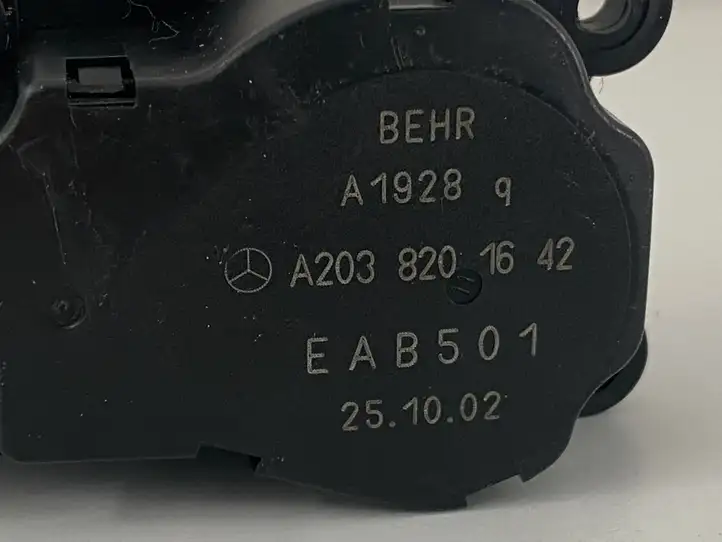Mercedes-Benz C W203 (2000 - 2007) A2038201642 Двигатель задвижки потока воздуха — фото 5