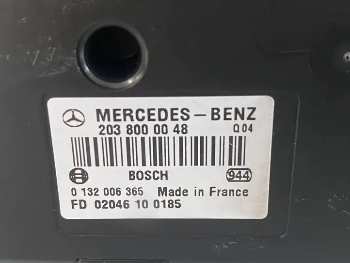Mercedes-Benz C W203 (2000 - 2007) 2038000048 Вакуумный насос — фото 5