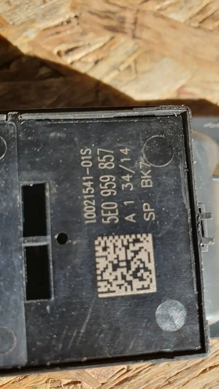 Skoda Octavia Mk3 (5E) (2013 - 2019) 5E0959857 Блок кнопок стеклоподъемников — фото 3