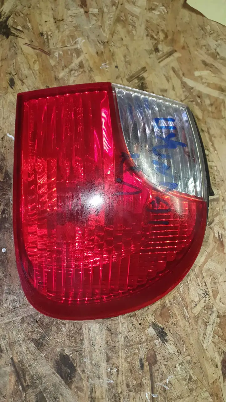 Hyundai H-1, Starex, Satellite (2007 - 2013) 924024A6 Задний фонарь в кузове — фото 2