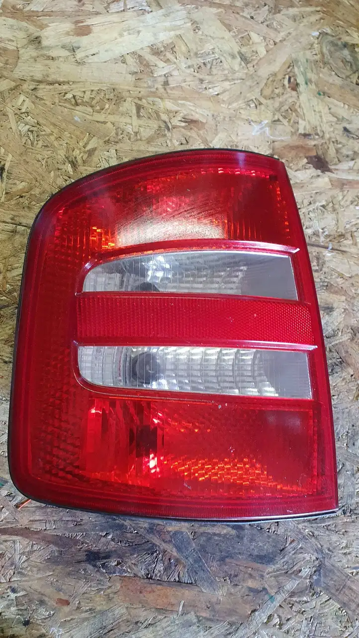 Skoda Fabia Mk1 (6Y) (1999 - 2007) 6Y9945111 Задний фонарь в кузове — фото 1